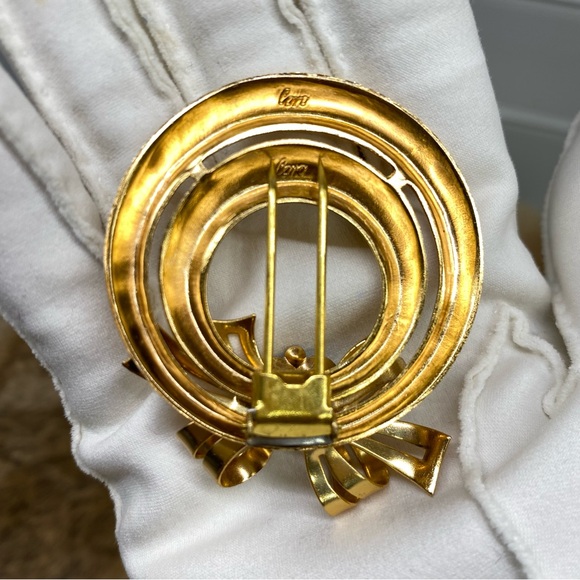 Vtg Coro Bow Wreath Design Gold tone Blue Rhinestones Pin Dress Fur Scarf Clip - Picture 5 of 9